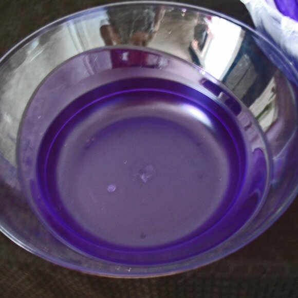 Tupperware Sheerly Elegant 3 Bowl Set 1.5, 2.3 & 3.2 Liters  Purple.   3.2 Liter - Picture 1 of 12
